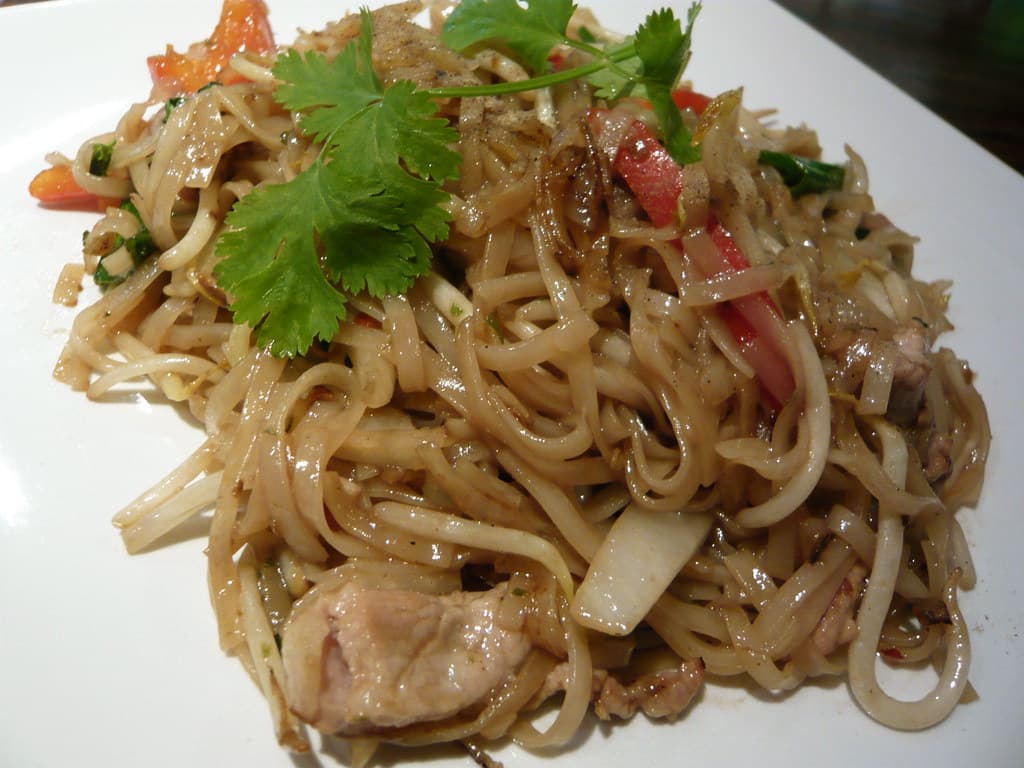 #5 Pad Kee Mao (Drunken Noodles) — Top 10 Thai Noodle Dishes in 2026