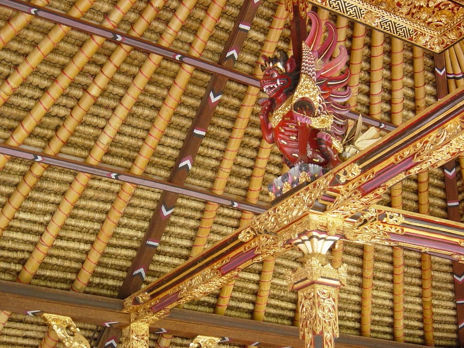 #3 Balinese Wood Carvings — Top 10 Indonesian Souvenirs in 2026