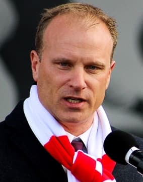 #7 Dennis Bergkamp — Top 10 Dutch Sports Heroes of All Time