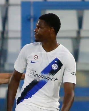 #7 Denzel Dumfries — Top 10 Dutch Football Players in 2026