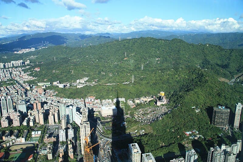 #4 Elephant Mountain Hike — Top 10 Things to Do in Taipei in 2026