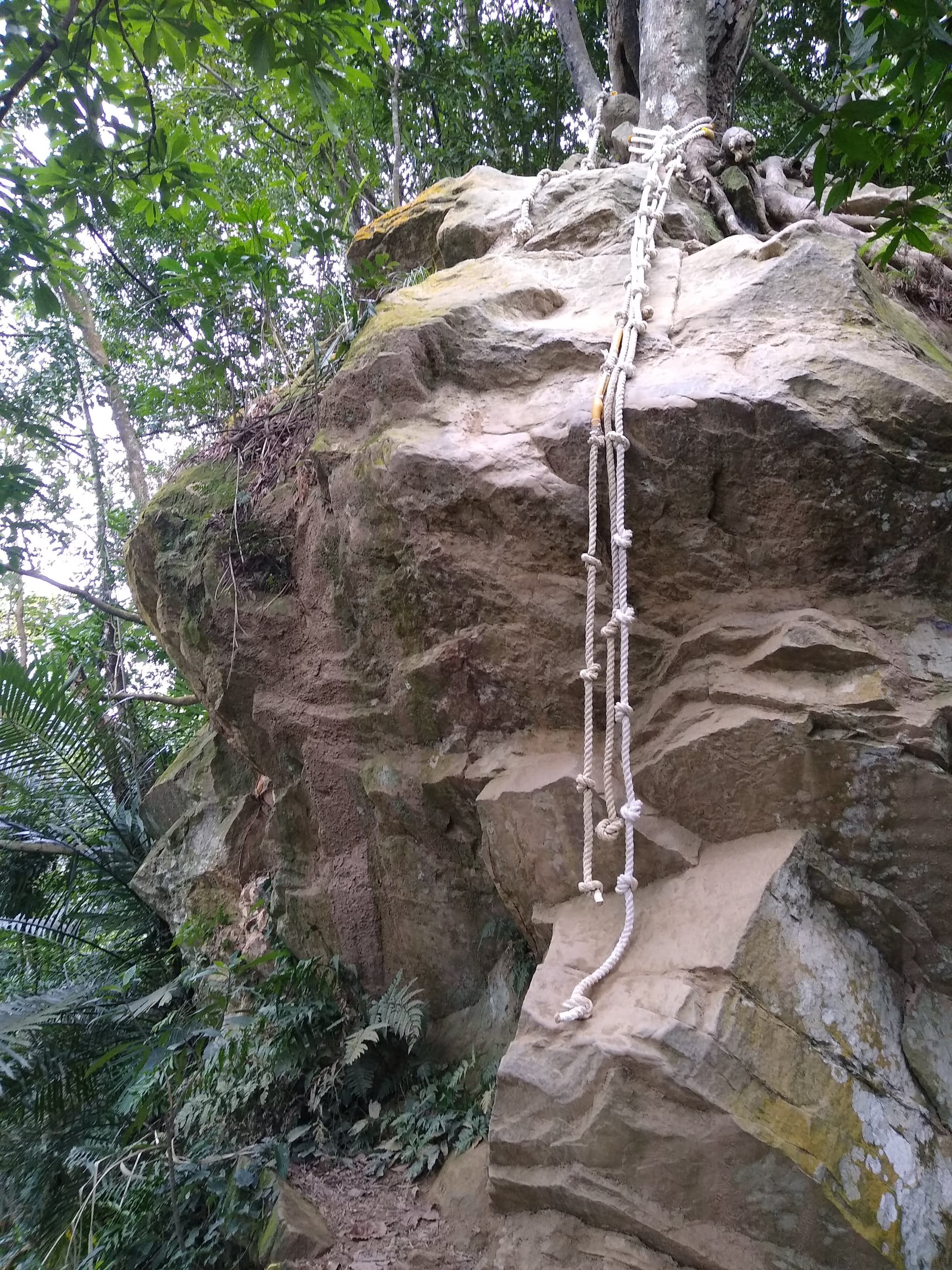 #10 Wuliao Jian — Top 10 Mountain Hikes in Taiwan in 2026