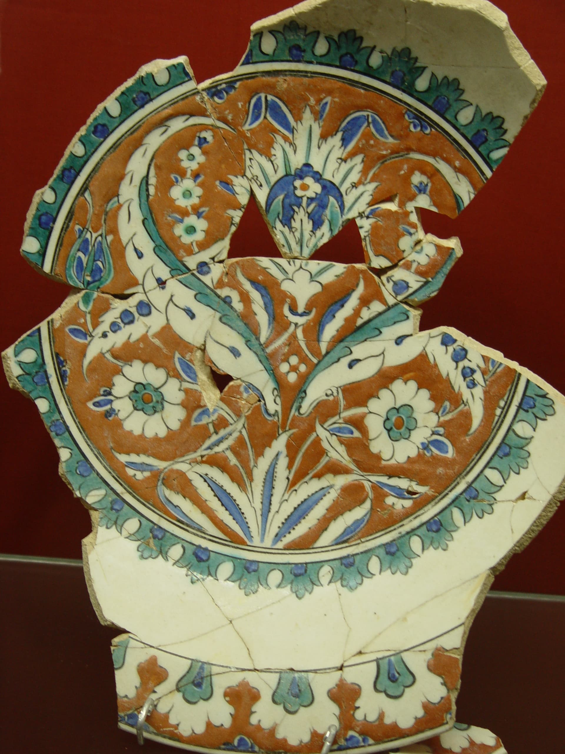 #2 Iznik Ceramics — Top 10 Turkish Carpets & Handicrafts in 2026