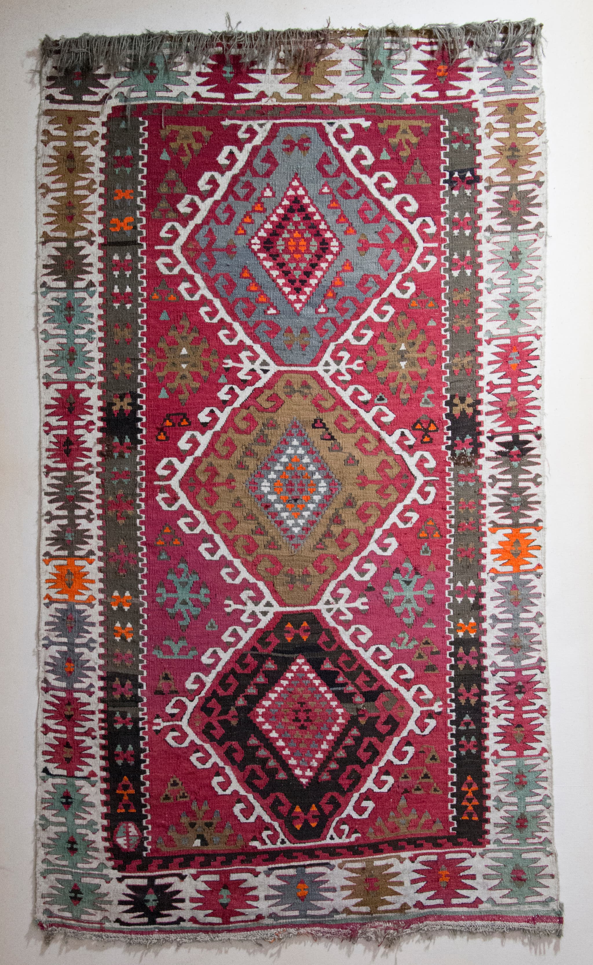#4 Kilim Flat-Weave Rugs — Top 10 Turkish Carpets & Handicrafts in 2026