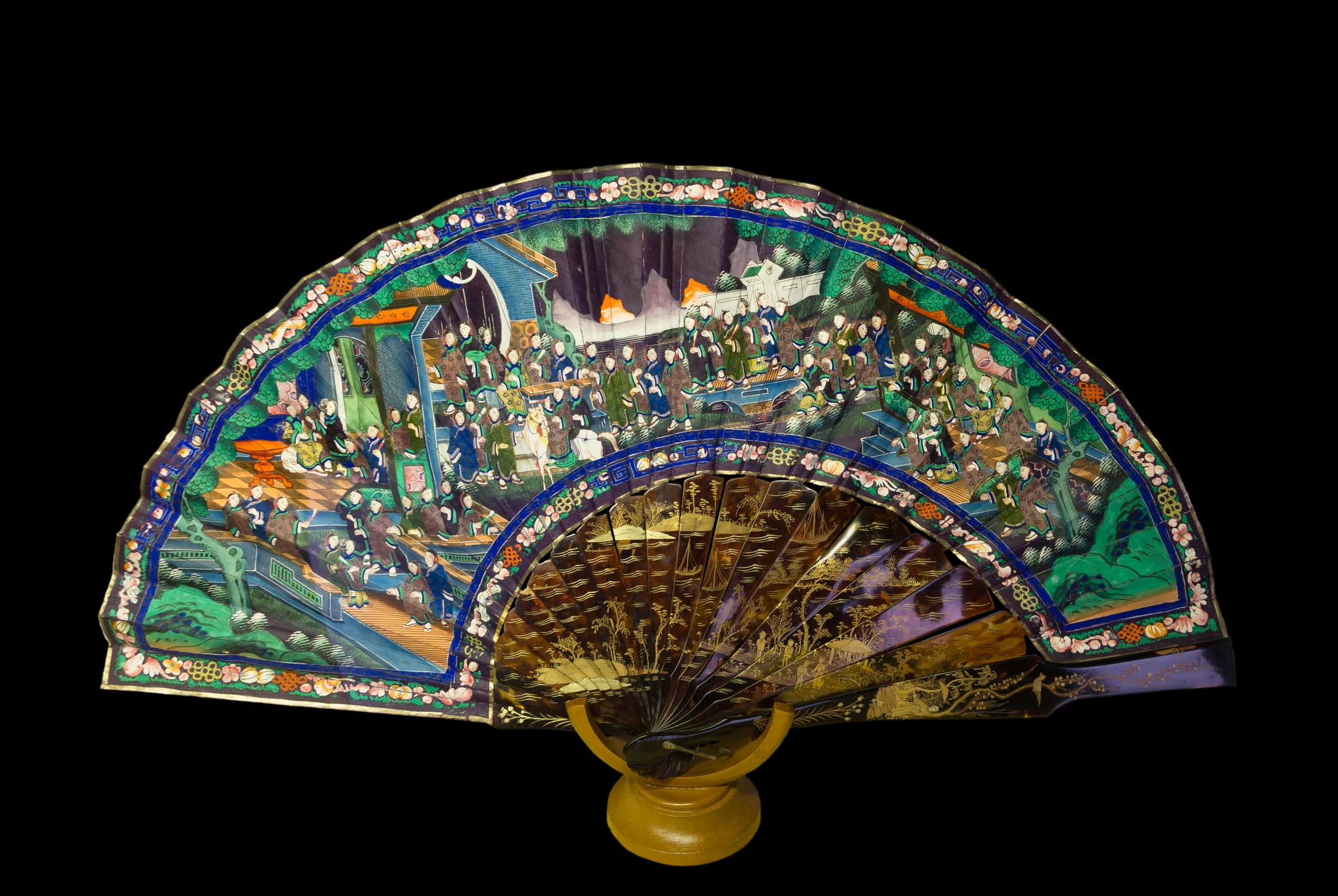 #10 Artisanal and Handmade Objects — Top 10 Biggest Interior Design Trends of 2025