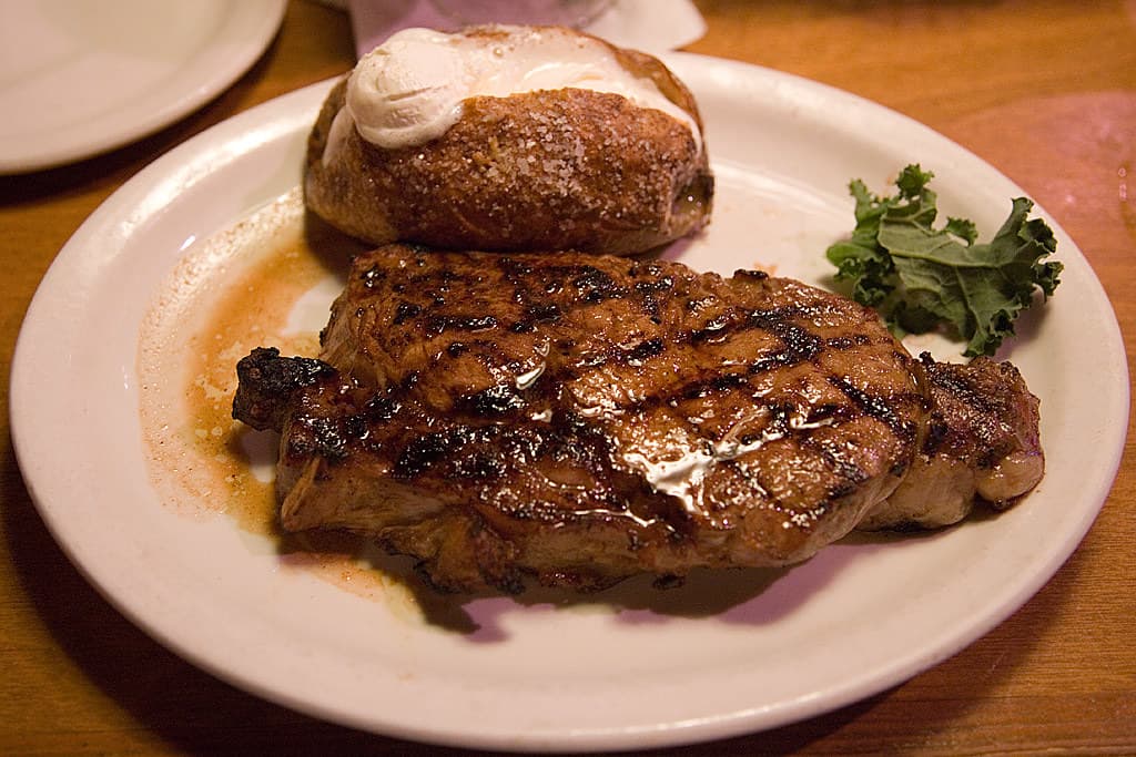 #7 Texas Roadhouse — Top 10 Restaurant Chains in the US 2025, Ranked by Customer Satisfaction