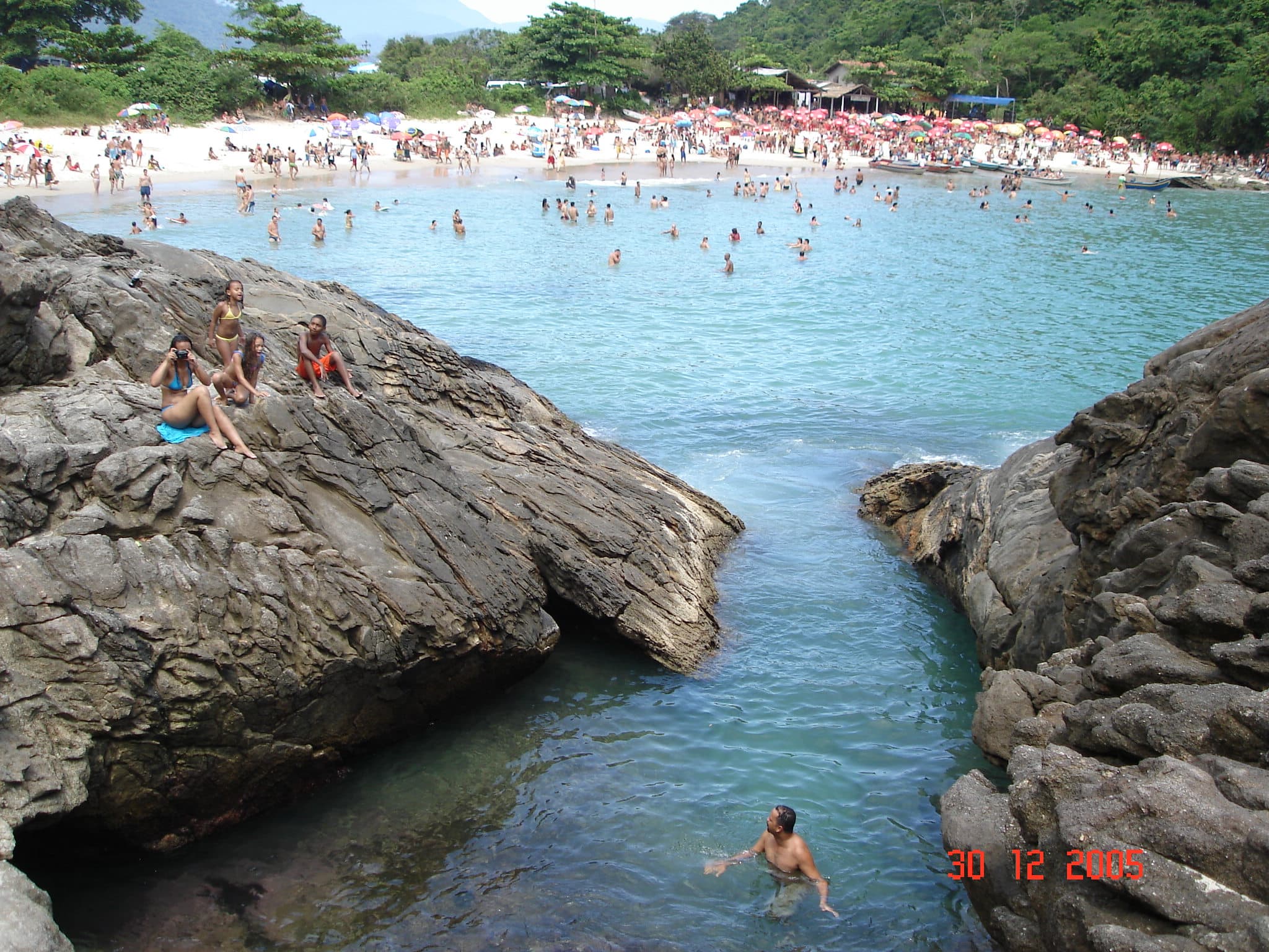 #10 Praia de Trindade, Rio de Janeiro — Top 10 Brazilian Beaches