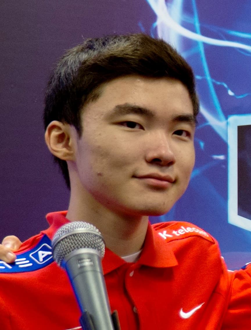 #1 Faker (Lee Sang-hyeok) — Top 10 Korean Esports Players of All Time