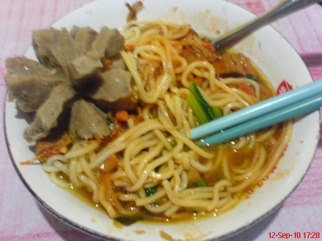 #6 Mie Ayam (Chicken Noodles) — Top 10 Indonesian Street Foods