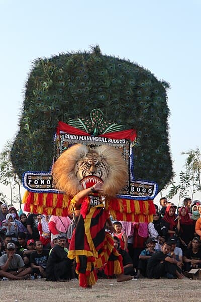 #4 Reog Ponorogo — Top 10 Indonesian Traditional Dances