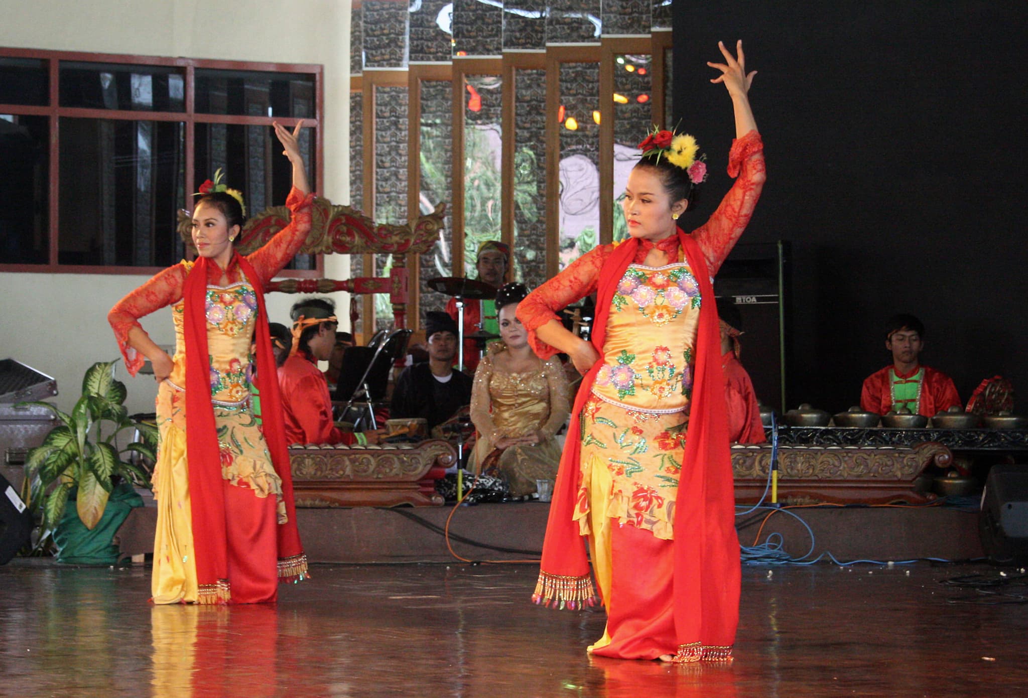 #7 Jaipong Dance — Top 10 Indonesian Traditional Dances