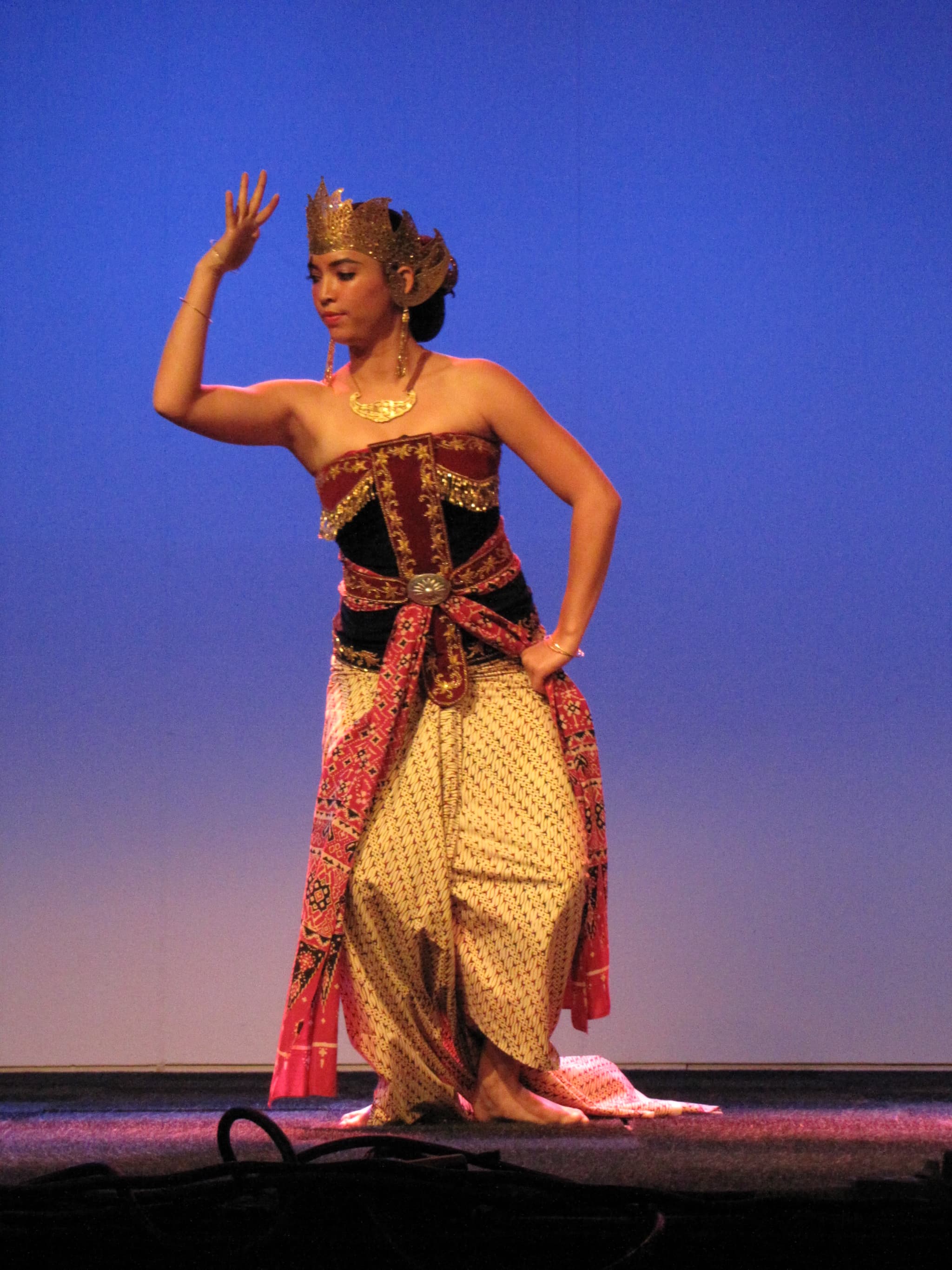 #8 Serimpi Dance — Top 10 Indonesian Traditional Dances