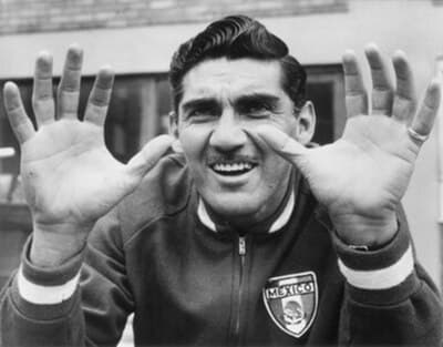 #6 Antonio Carbajal — Top 10 Mexican Football Players of All Time