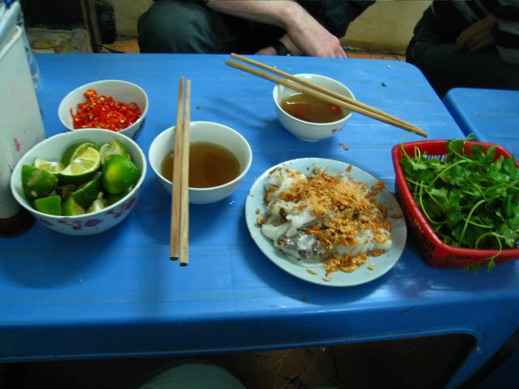 #7 Banh Xeo (Sizzling Crepe) — Top 10 Vietnamese Dishes