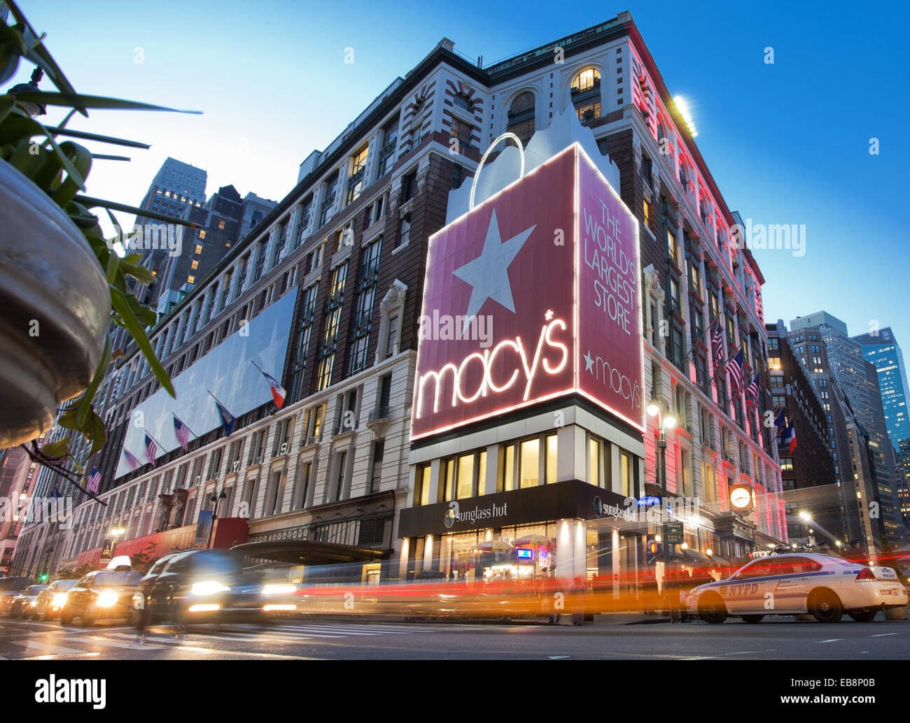 #5 Macy's Herald Square — New York — Top 10 Most Iconic Department Stores in the World