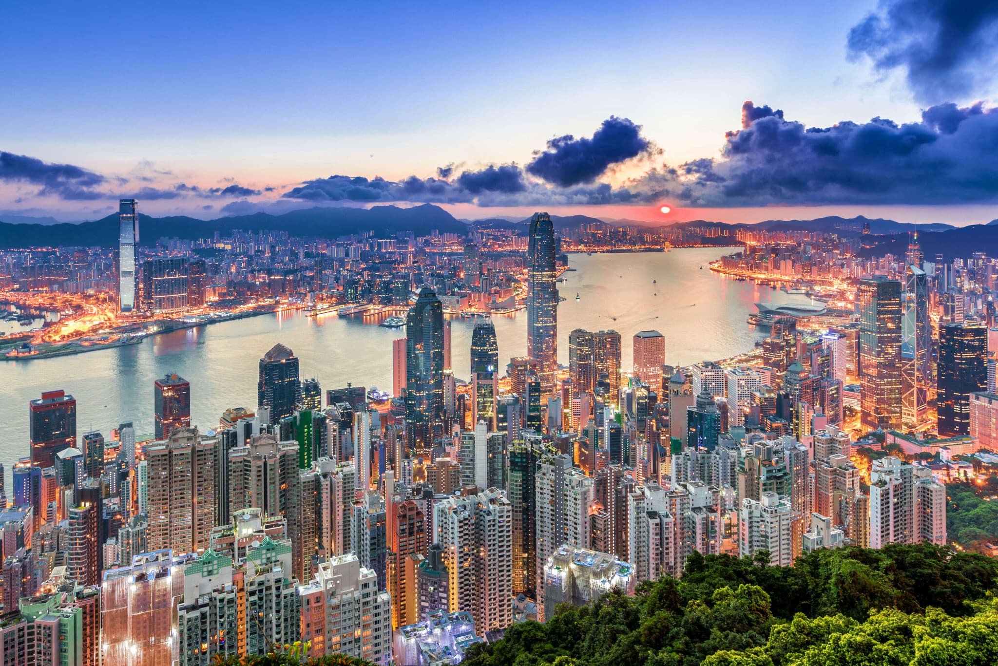 #2 Hong Kong — Top 10 Most Expensive Cities for Shopping in the World (Surprising #1!)
