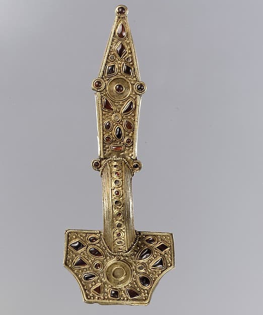 #8 Bow Brooch — East Germanic (400–450) — Medieval Masterworks: Art from a World of Faith and Splendor