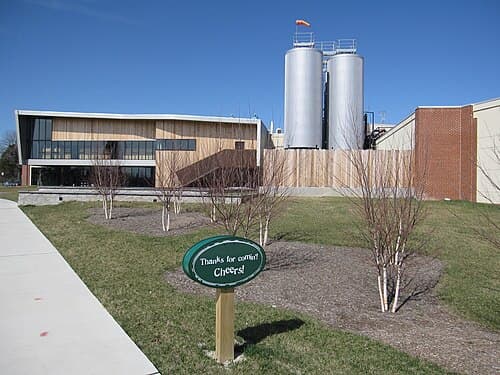 #5 90 Minute IPA — Dogfish Head — Top 10 Craft Beers That Defined the Brewery Revolution