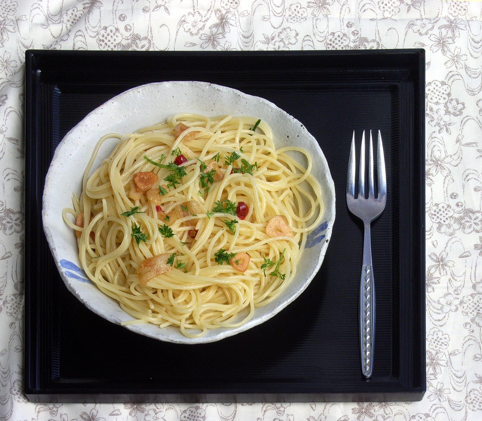 #9 Spaghetti Aglio e Olio — Top 10 Budget Meals That Feed a Family of Four for Under $10