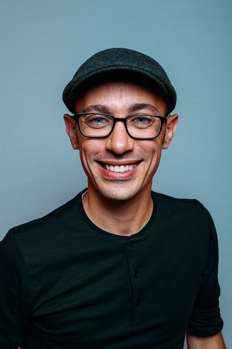 #9 Shopify (Snowboard Shop to E-Commerce Platform) — Top 10 Companies That Pivoted and Won Big