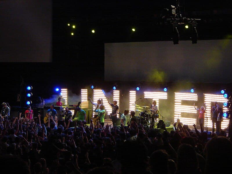 #2 Hillsong Worship — Top 10 Christian Worship Artists Shaping Music Today