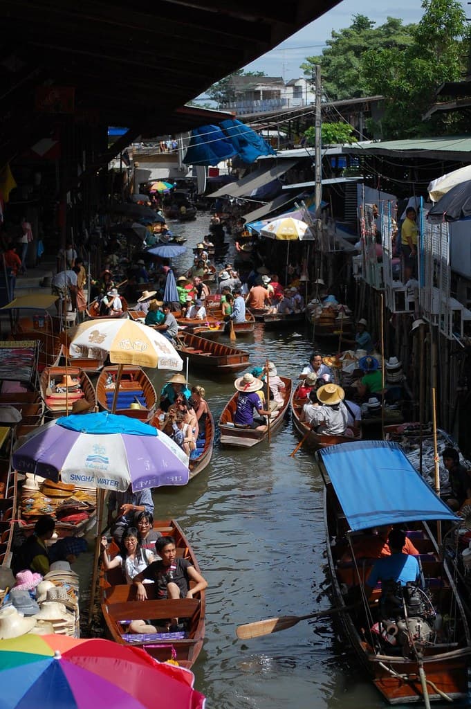 #9 Damnoen Saduak Floating Market — Top 10 Things to Do in Bangkok