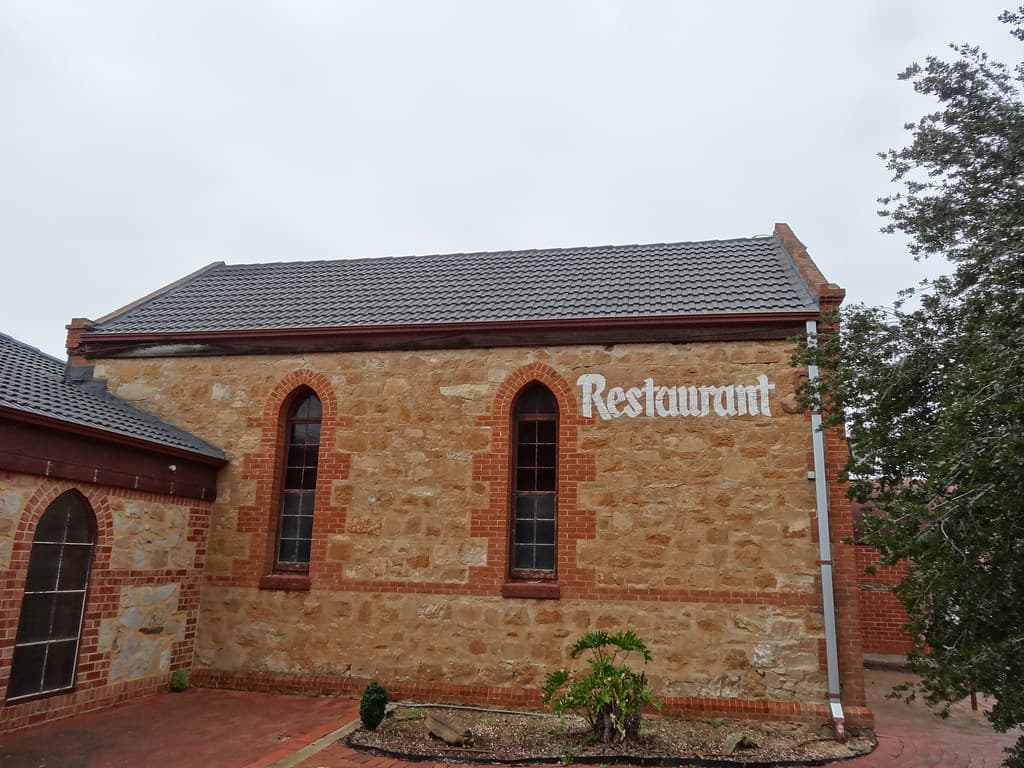 #5 Baptist Churches — Top 10 Christian Denominations Explained