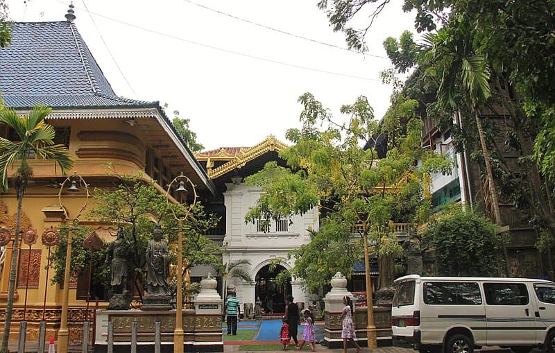 #2 Gangaramaya Temple — Top 10 Things to Do in Colombo