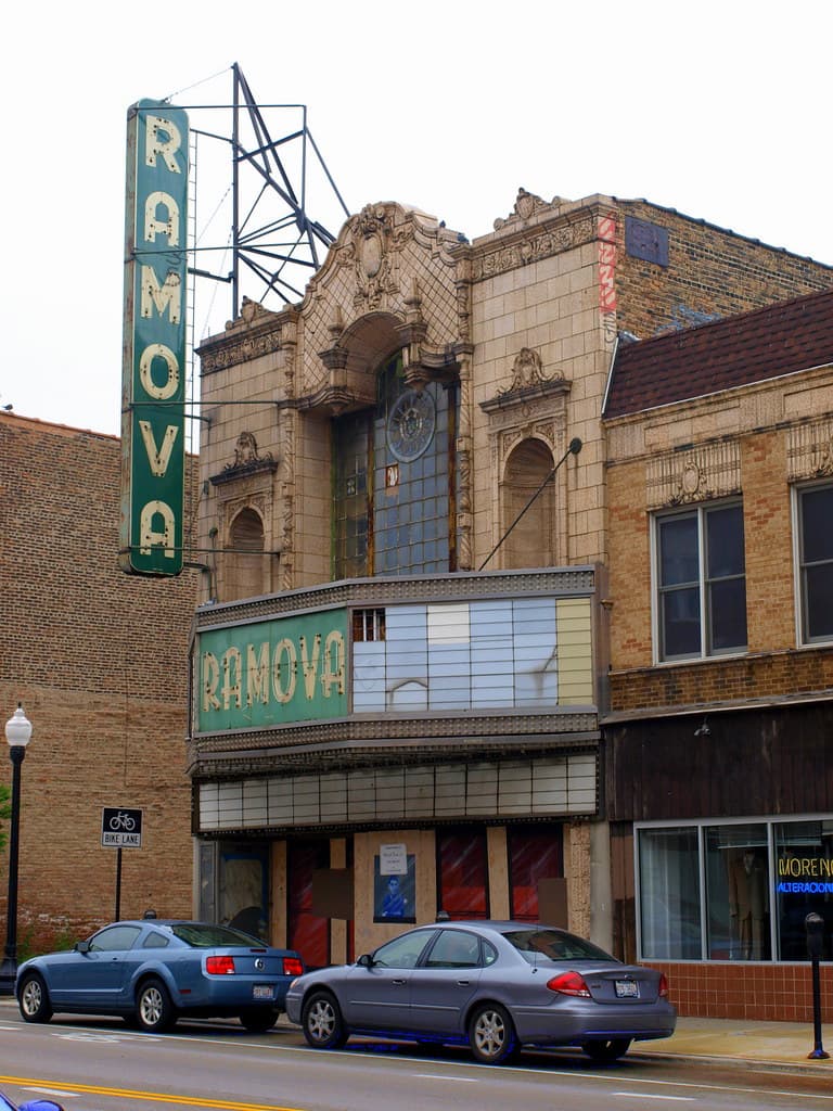 #9 Chicago Blues Scene — Top 10 Things to Do in Chicago