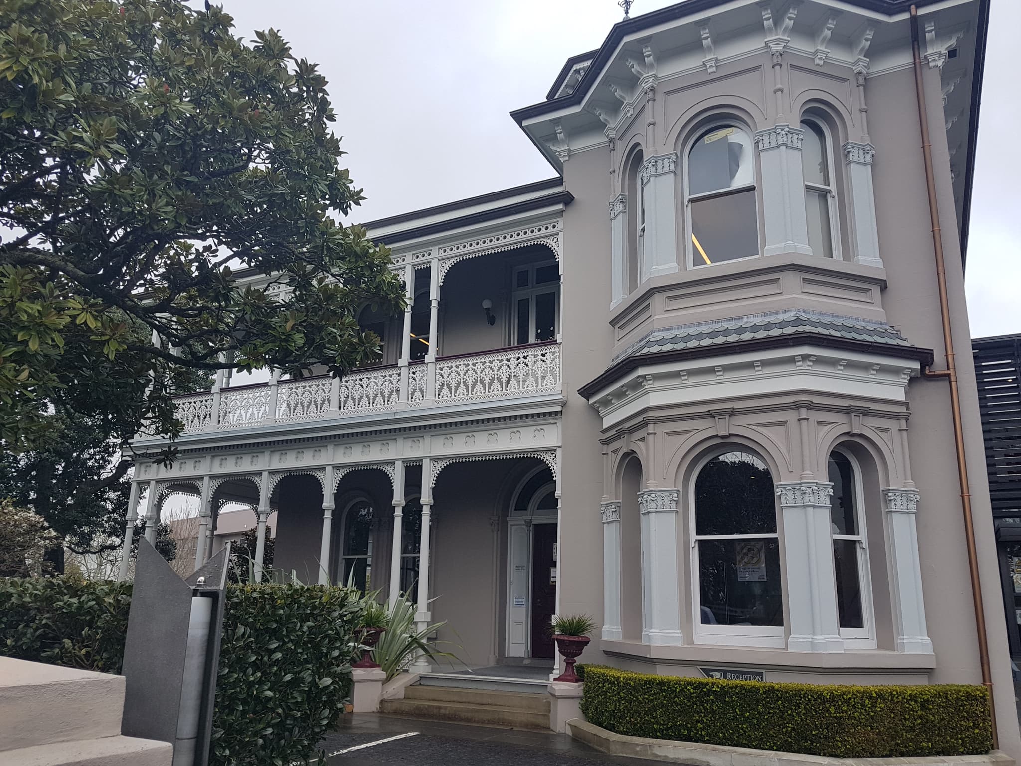 #8 Ponsonby Road — Top 10 Things to Do in Auckland