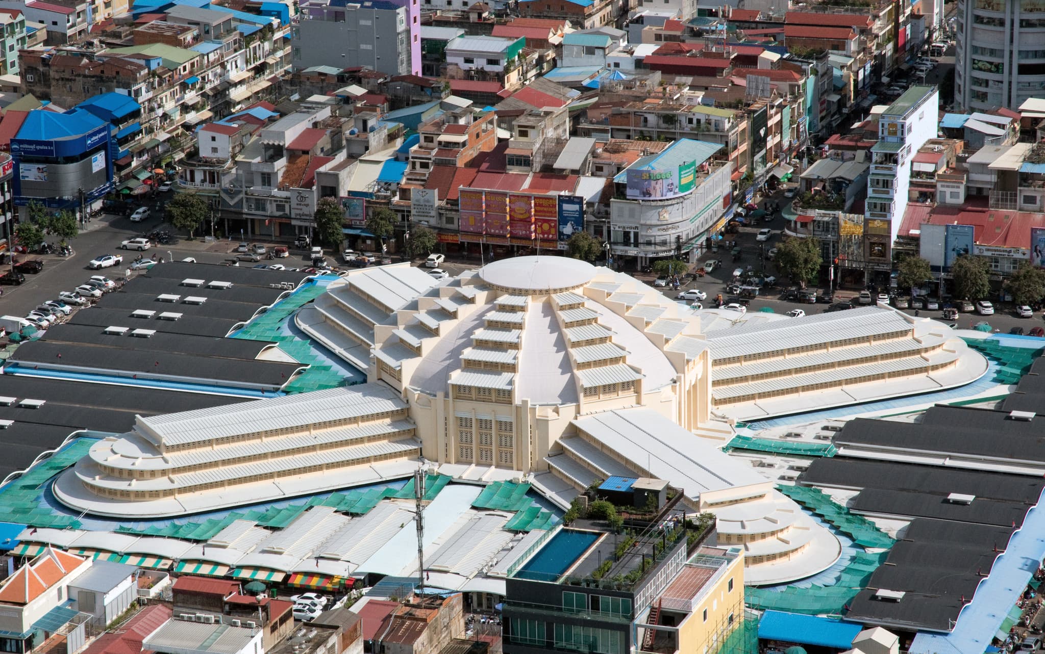 #3 Phsar Thmei (Central Market) — Top 10 Things to Do in Phnom Penh