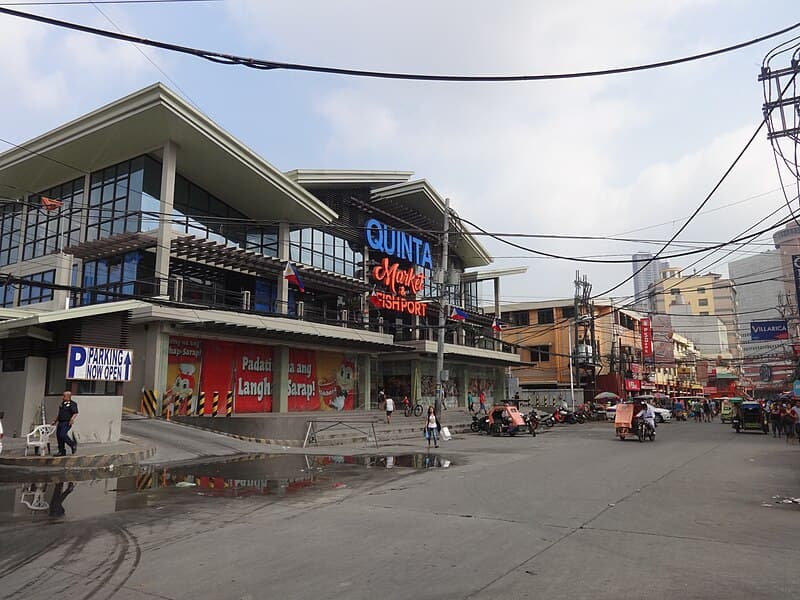 #6 Street Food in Quiapo and Divisoria — Top 10 Things to Do in Manila