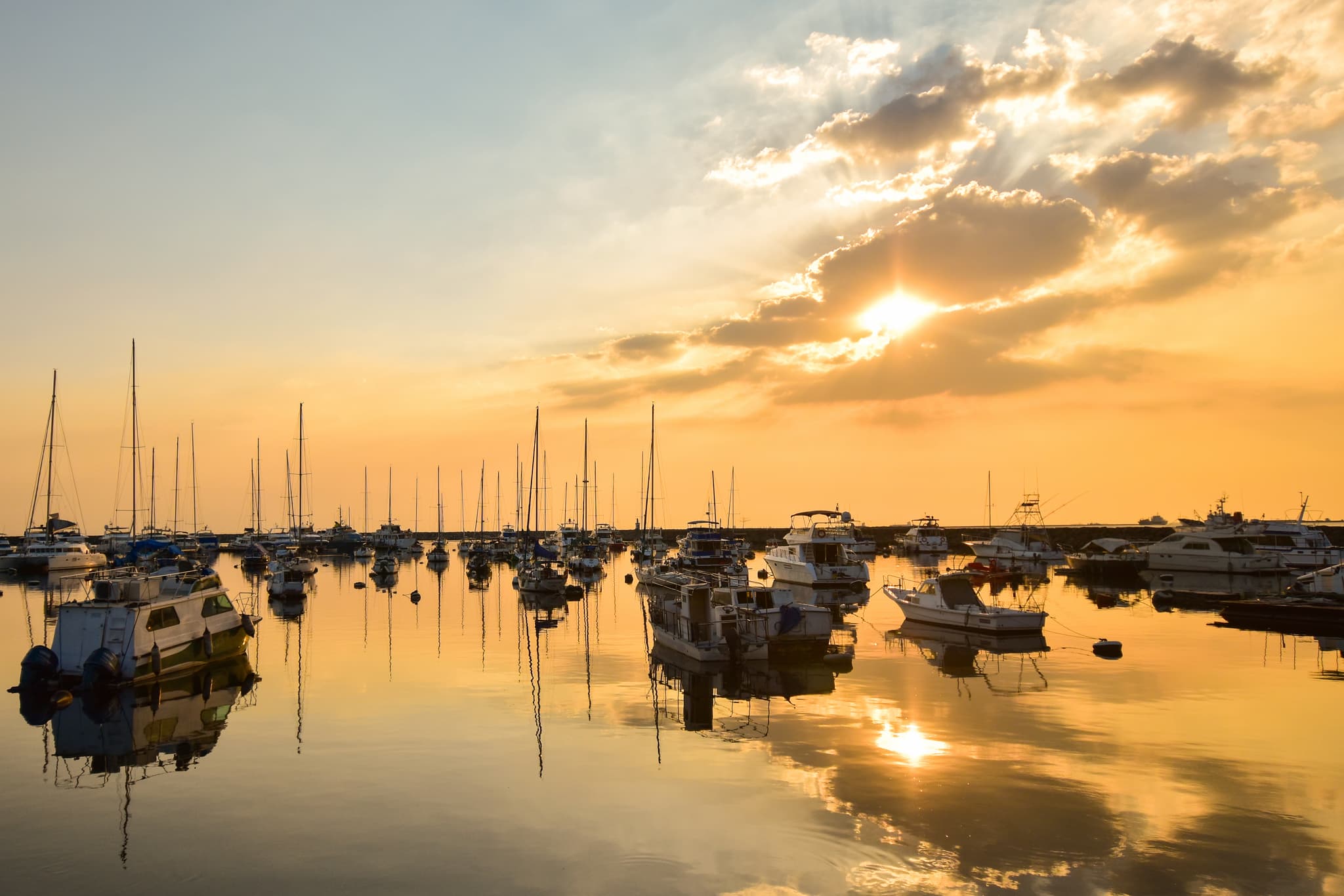 #8 Manila Bay Sunset — Top 10 Things to Do in Manila