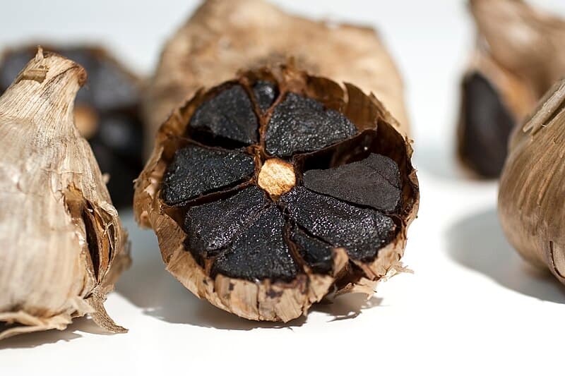 #6 Garlic — Top 10 Best Gut Health Foods