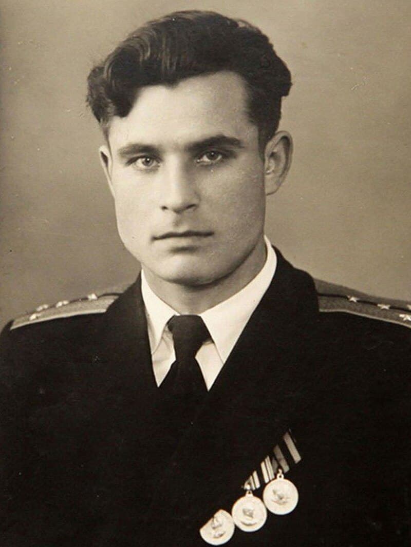 #3 Vasili Arkhipov Refusing to Launch Nuclear Torpedoes (1962) — Top 10 Single Decisions That Permanently Changed the Course of History