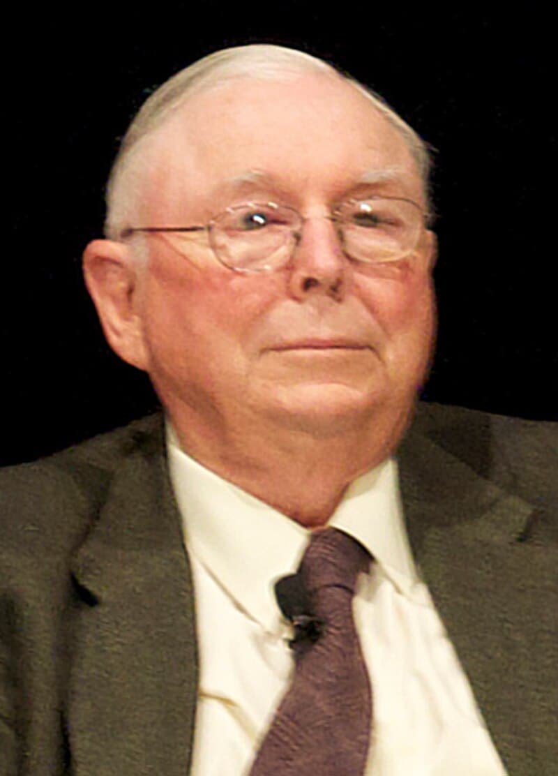 #1 Poor Charlie's Almanack — Charlie Munger — Top 10 Business Books That Successful People Read Over and Over Again