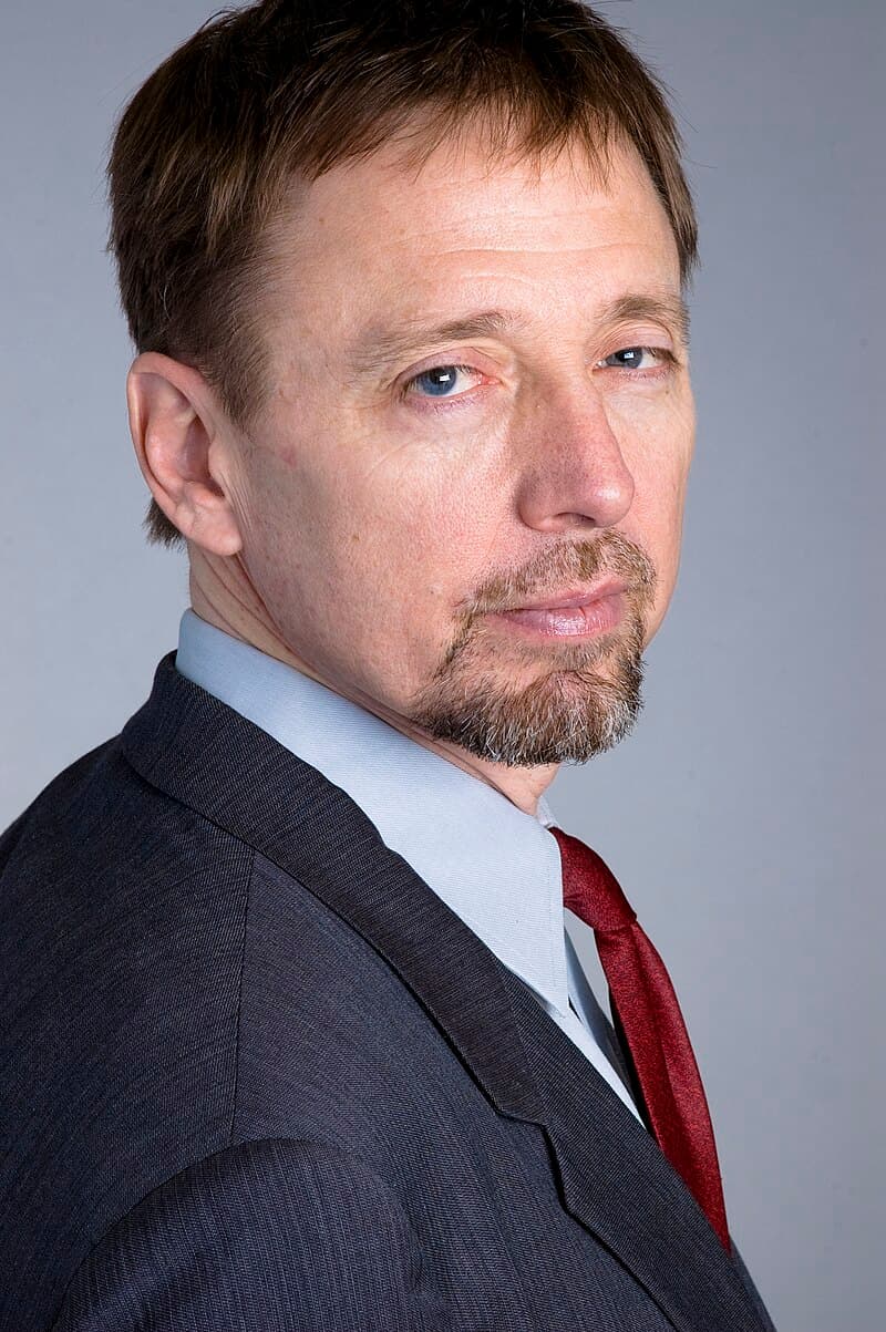 #9 Never Split the Difference — Chris Voss — Top 10 Business Books That Successful People Read Over and Over Again