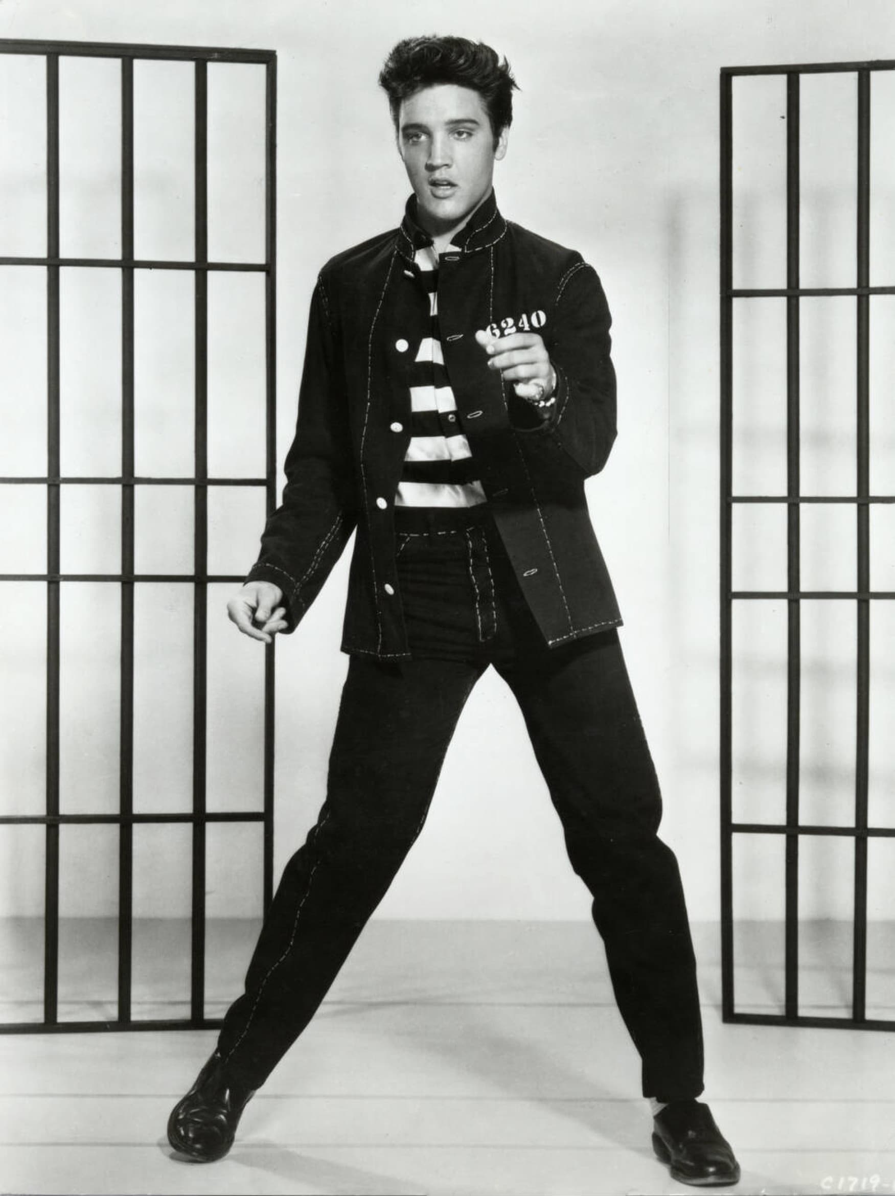 #3 Elvis Presley — Top 10 Greatest Pop Artists of All Time