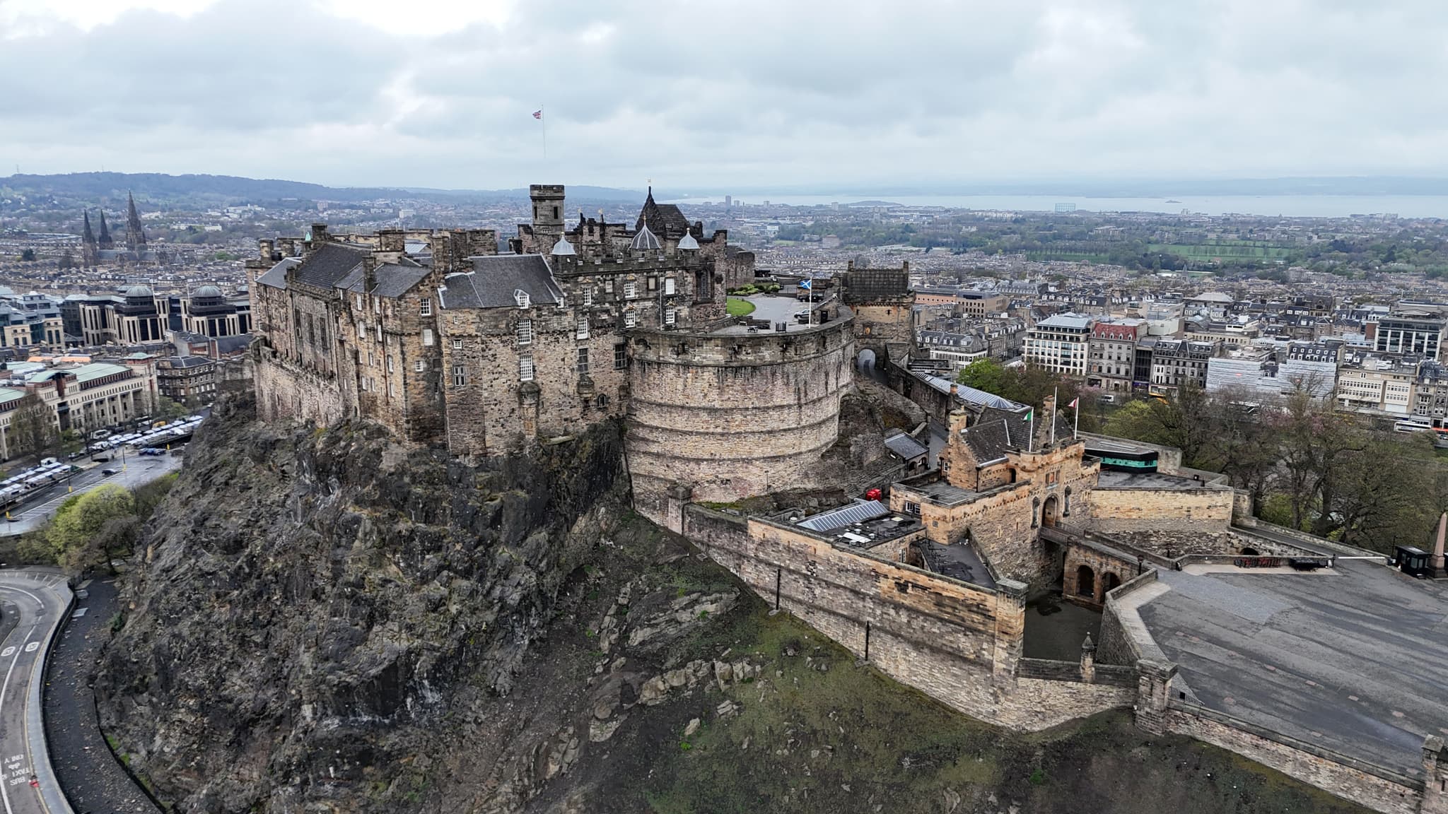 #2 Edinburgh Castle, Scotland — Top 10 Most Stunning Castles in Europe