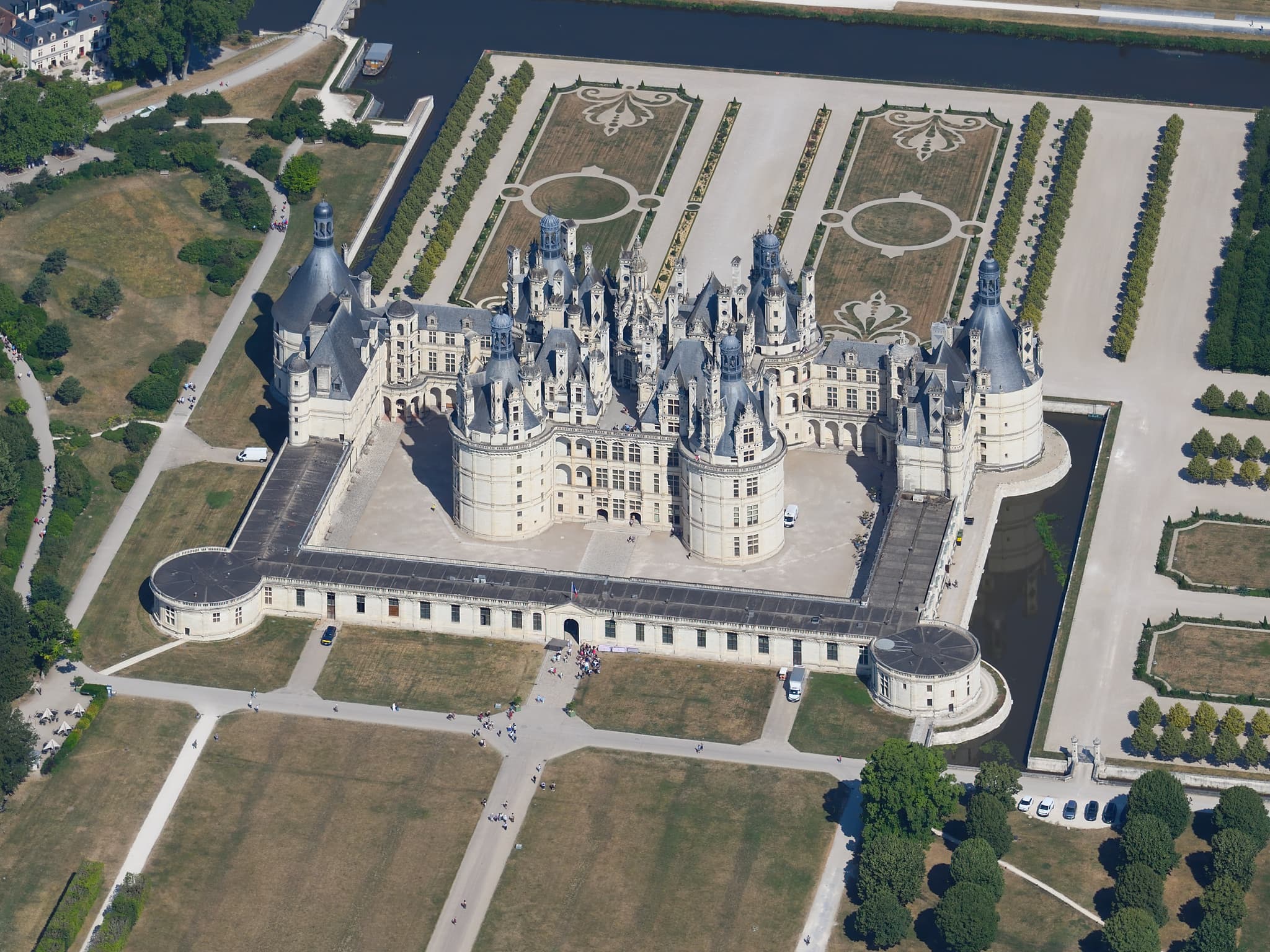 #3 Château de Chambord, France — Top 10 Most Stunning Castles in Europe