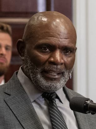 #3 Lawrence Taylor — Top 10 Greatest NFL Players of All Time
