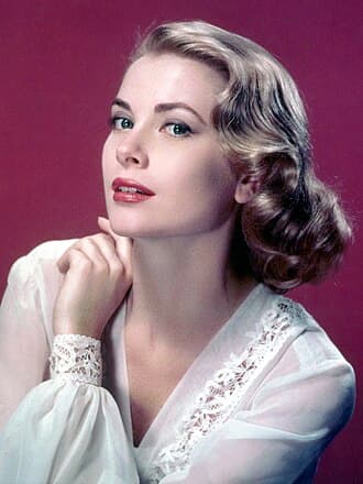 #7 Princess Grace Kelly — The Wedding Gown (1956) — Top 10 Most Iconic Fashion Moments of All Time