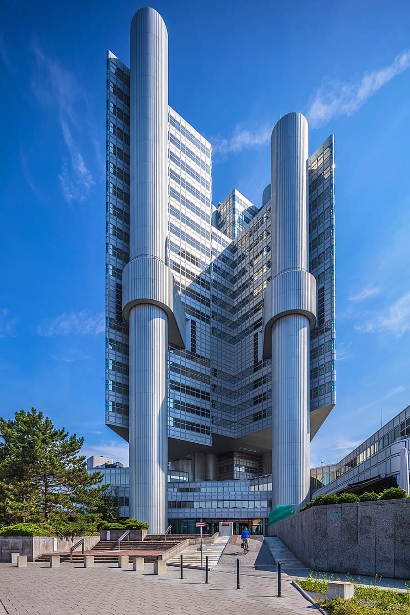 #5 HypoVereinsbank (UniCredit Bank Germany) — Top 10 German Banking Giants