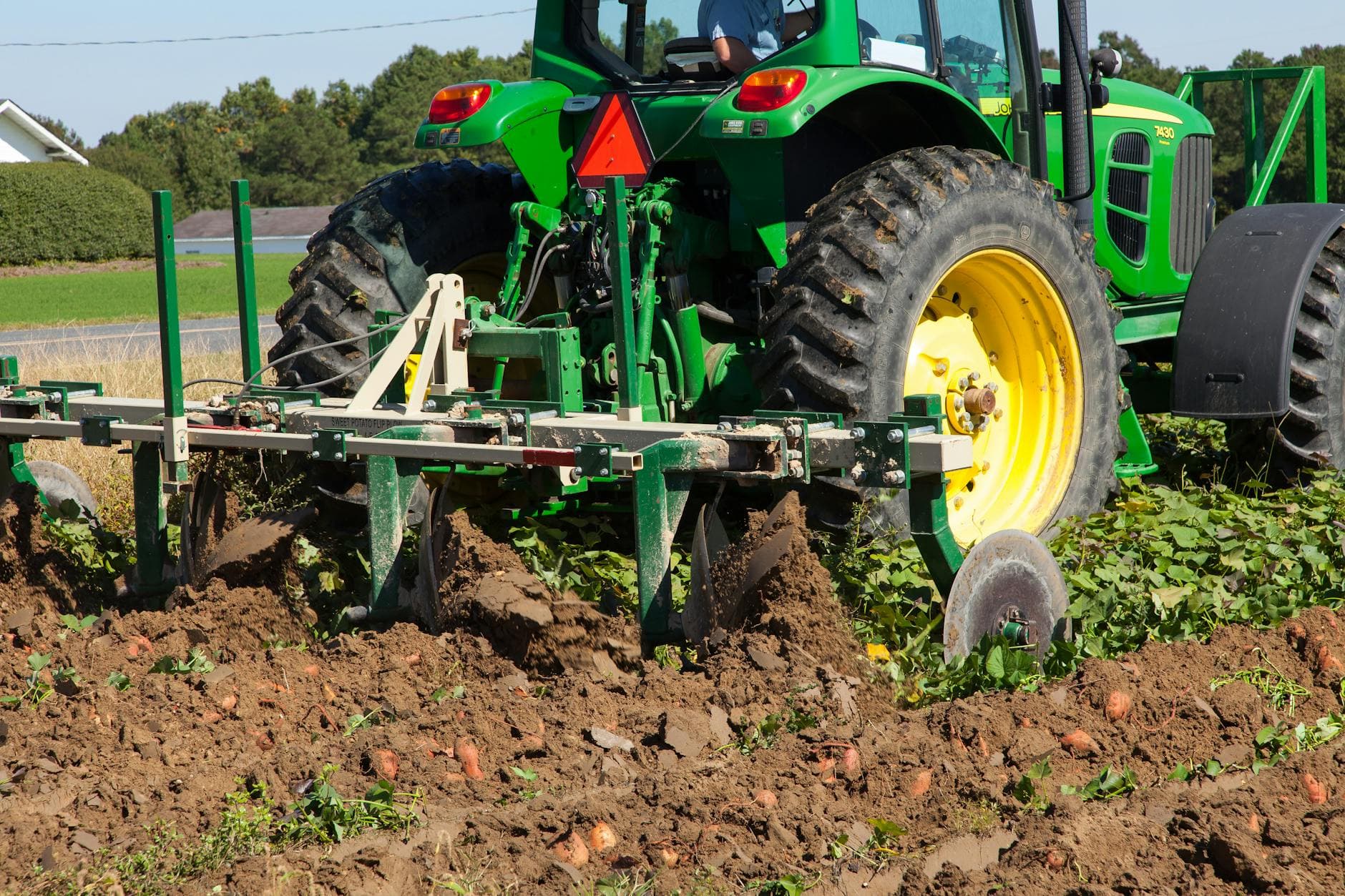 #4 Earthquake scientists reveal how overplowing weakens soil at experimental farm — Top 10 Hacker News Stories: EU Privacy Scans, Tesla Hacks & AI Benchmarks — March 26, 2026