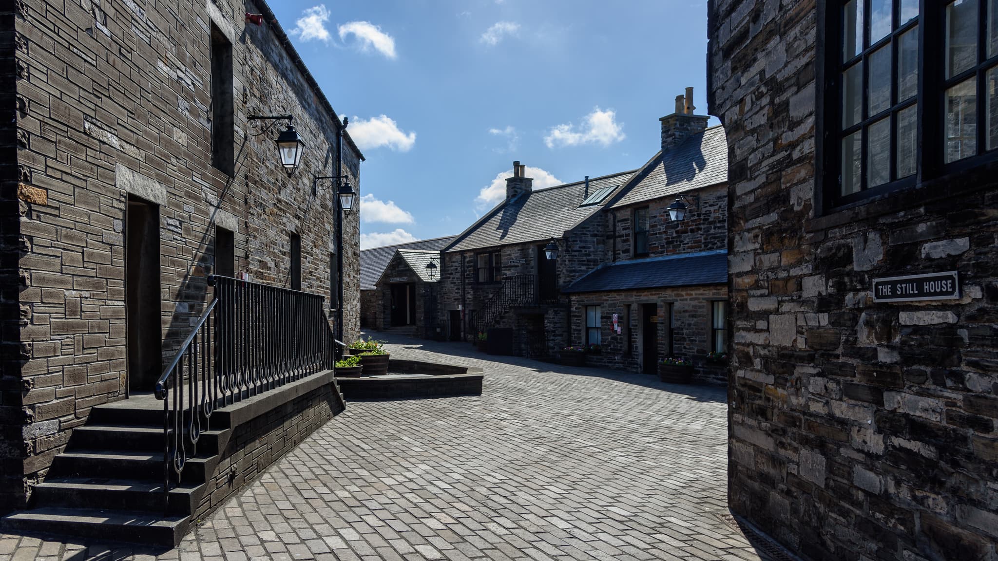 #6 Highland Park — Top 10 Best Scottish Whisky Distilleries