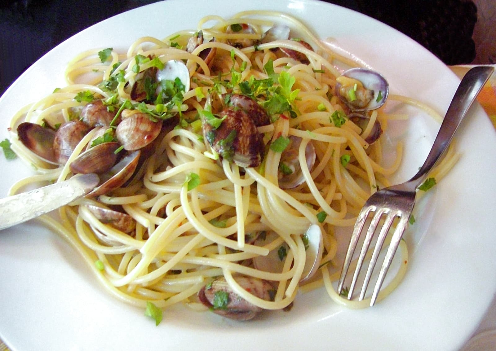 #6 Spaghetti alle Vongole — Top 10 Classic Italian Pasta Dishes: From Carbonara to Pesto Genovese