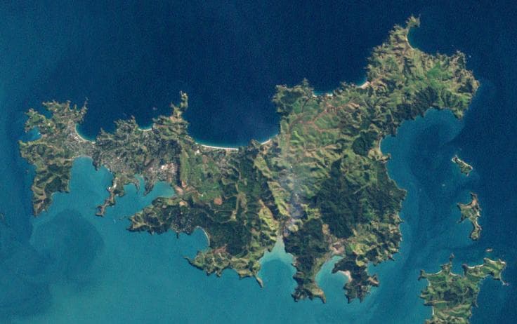 #9 Waiheke Island — Top 10 Best Things to Do in New Zealand