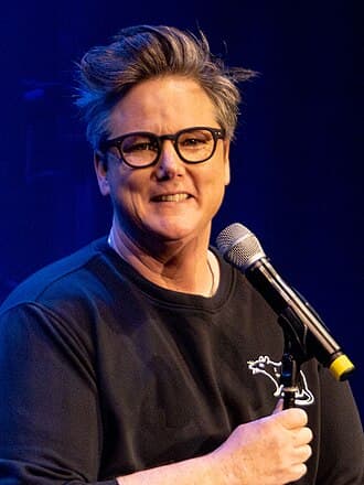 #7 Hannah Gadsby: Nanette (2018) — Top 10 Greatest Stand-Up Comedy Specials of All Time
