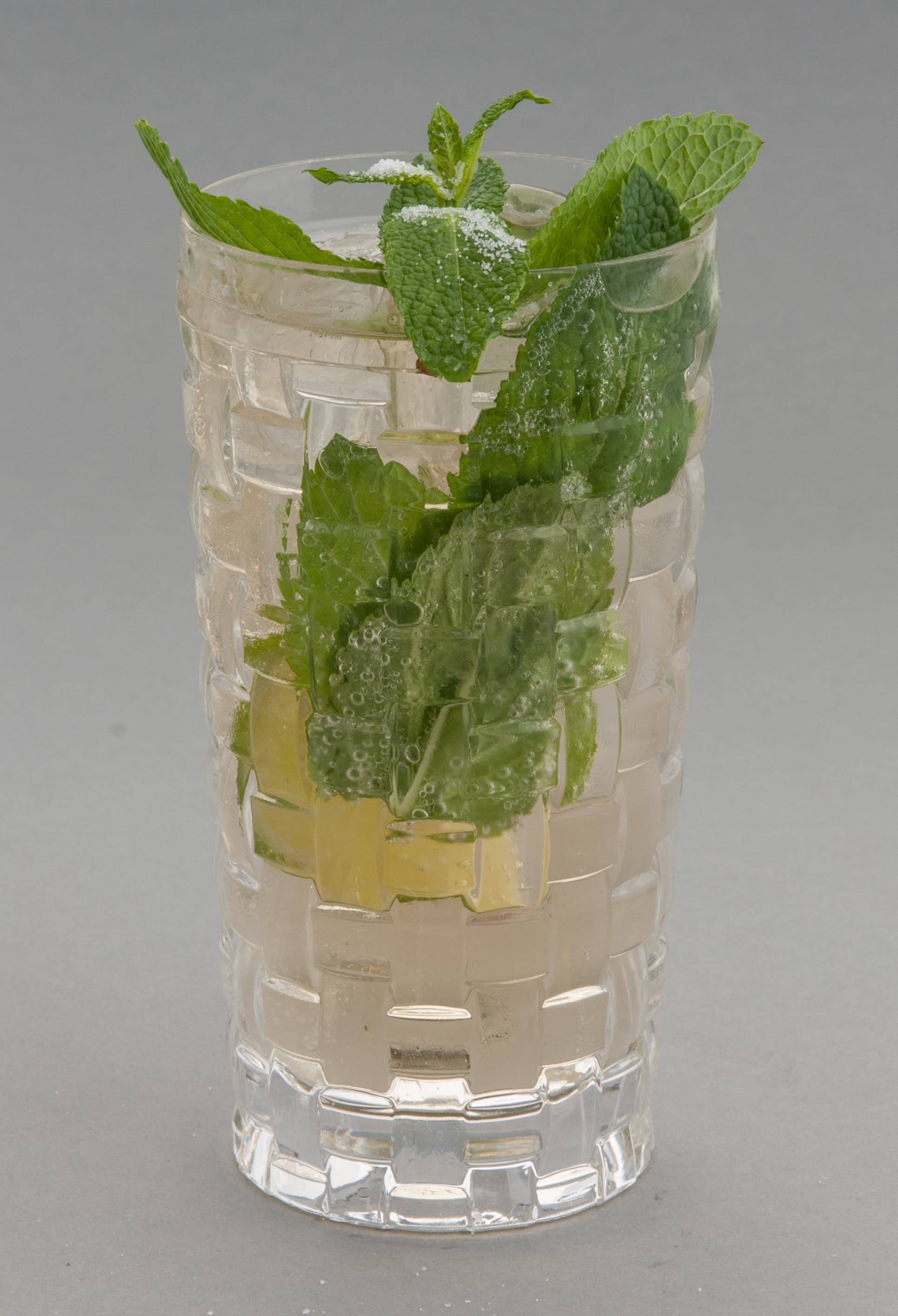 #4 Mojito — Top 10 Most Iconic Cocktails in the World