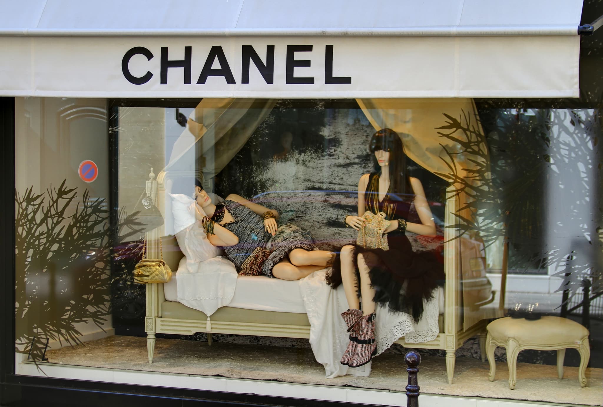 #1 Chanel — Top 10 Most Iconic Luxury Fashion Brands of All Time
